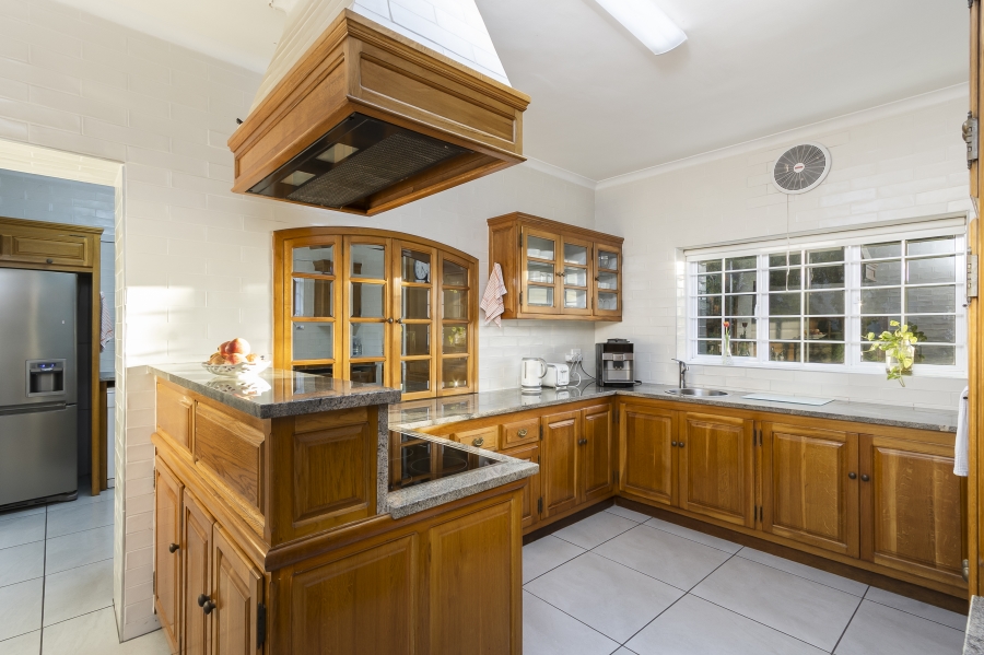 6 Bedroom Property for Sale in Gordons Bay Village Western Cape